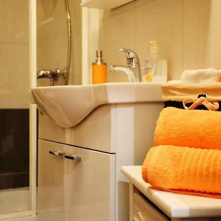 Vacation In - Mirna * Ζαντάρ