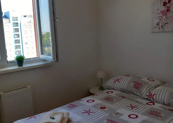 Vacation In - Mirna *