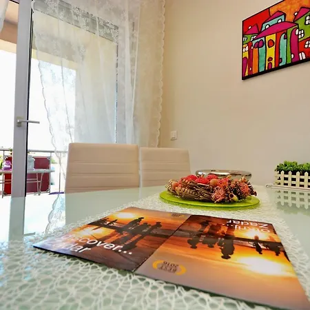 Vacation In - Mirna Apartment