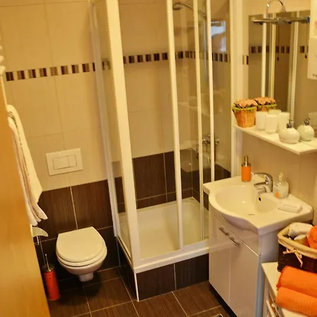 Vacation In - Mirna *