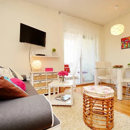 Apartment Vacation In - Mirna *