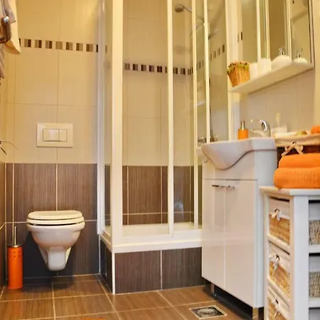 Vacation In - Mirna Zadar