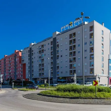 Vacation In - Mirna Lägenhet