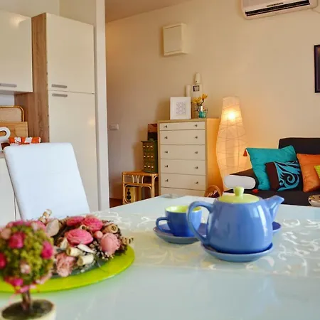 Apartment Vacation In - Mirna *