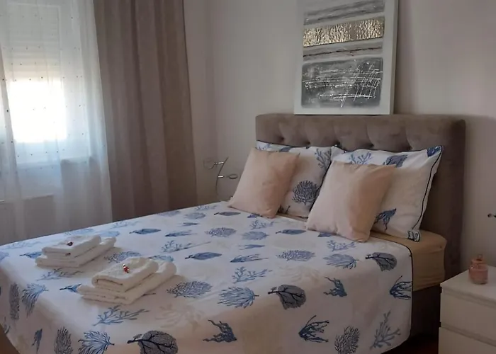 Vacation In - Mirna Apartamento Zadar